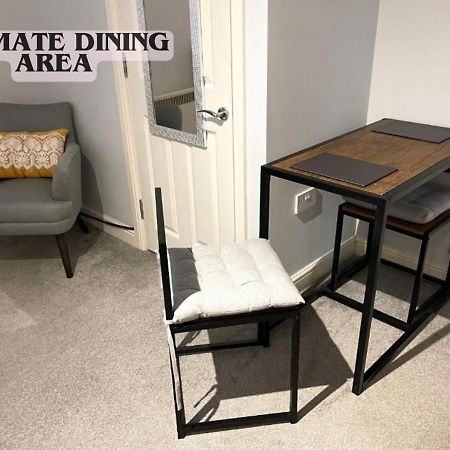 비숍스토포드 Cute And Cosy Studio In A Fantastic Location! Bishops Stortford 아파트 외부 사진