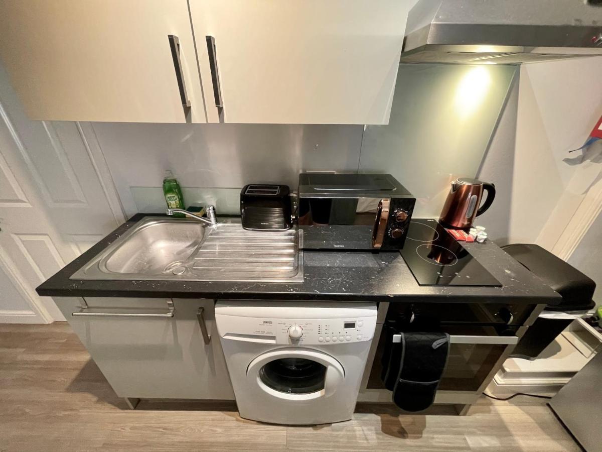 비숍스토포드 Cute And Cosy Studio In A Fantastic Location! Bishops Stortford 아파트 외부 사진